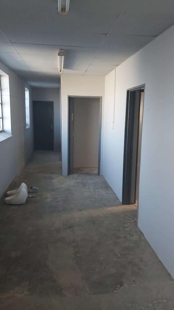 To Let Commercial Property for Rent in Holland Park Eastern Cape